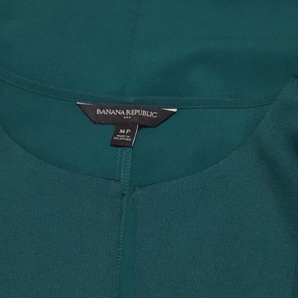 BananaārepublicĀ blouseā
sizeā
Medium - Picture 5 of 9